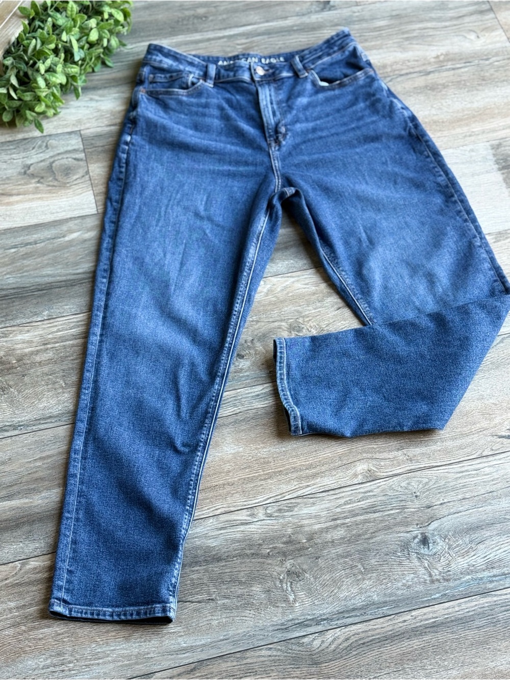American Eagle Outfitters Straight-Leg Jeans in Dark Blue Wash